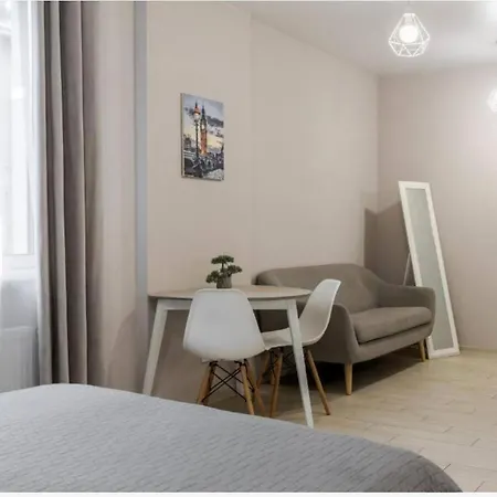 біля вокзалу, на вулиці голубовича 37 Apartamento *
